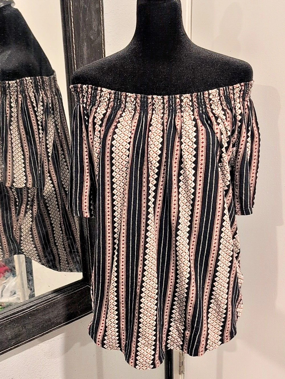 LOFT Small Off Shoulder Geometric Print Top Black Pink Cream Short Sleeve